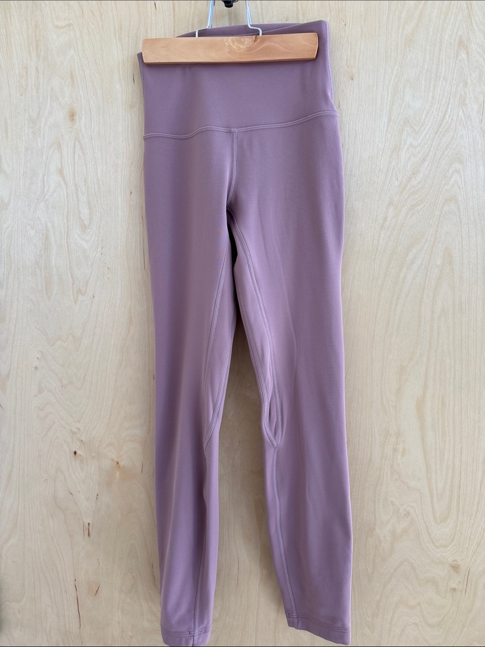 Lululemon Align Leggings in Mauve, size 4, 25”
